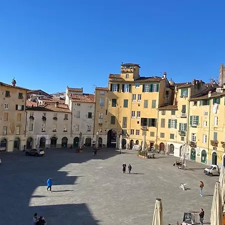 Luccastay Anfiteatro * Lucca