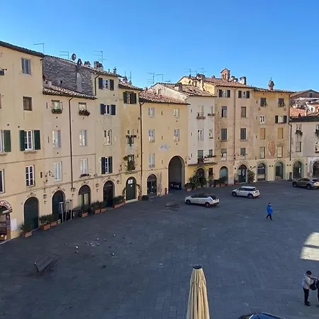 Luccastay Anfiteatro * Lucca