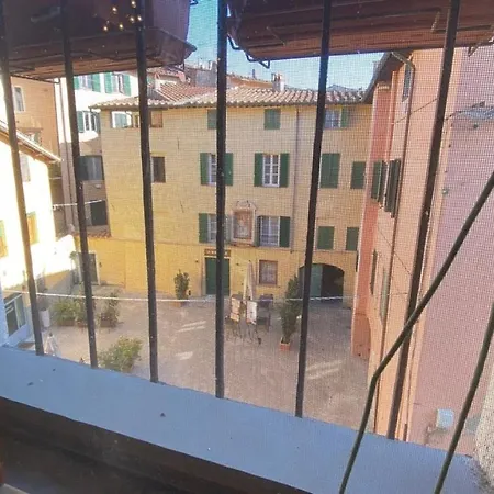 Luccastay Anfiteatro * Lucca